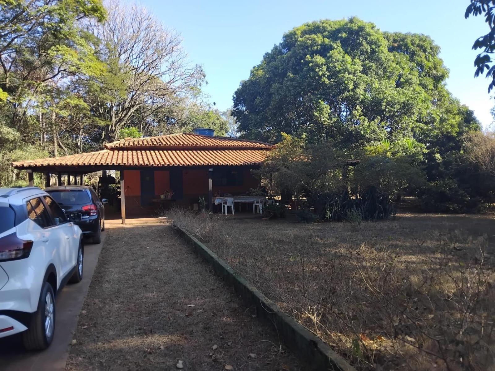 Sitio Bemtevi - Jockey Camping - Uberlandia Villa ภายนอก รูปภาพ